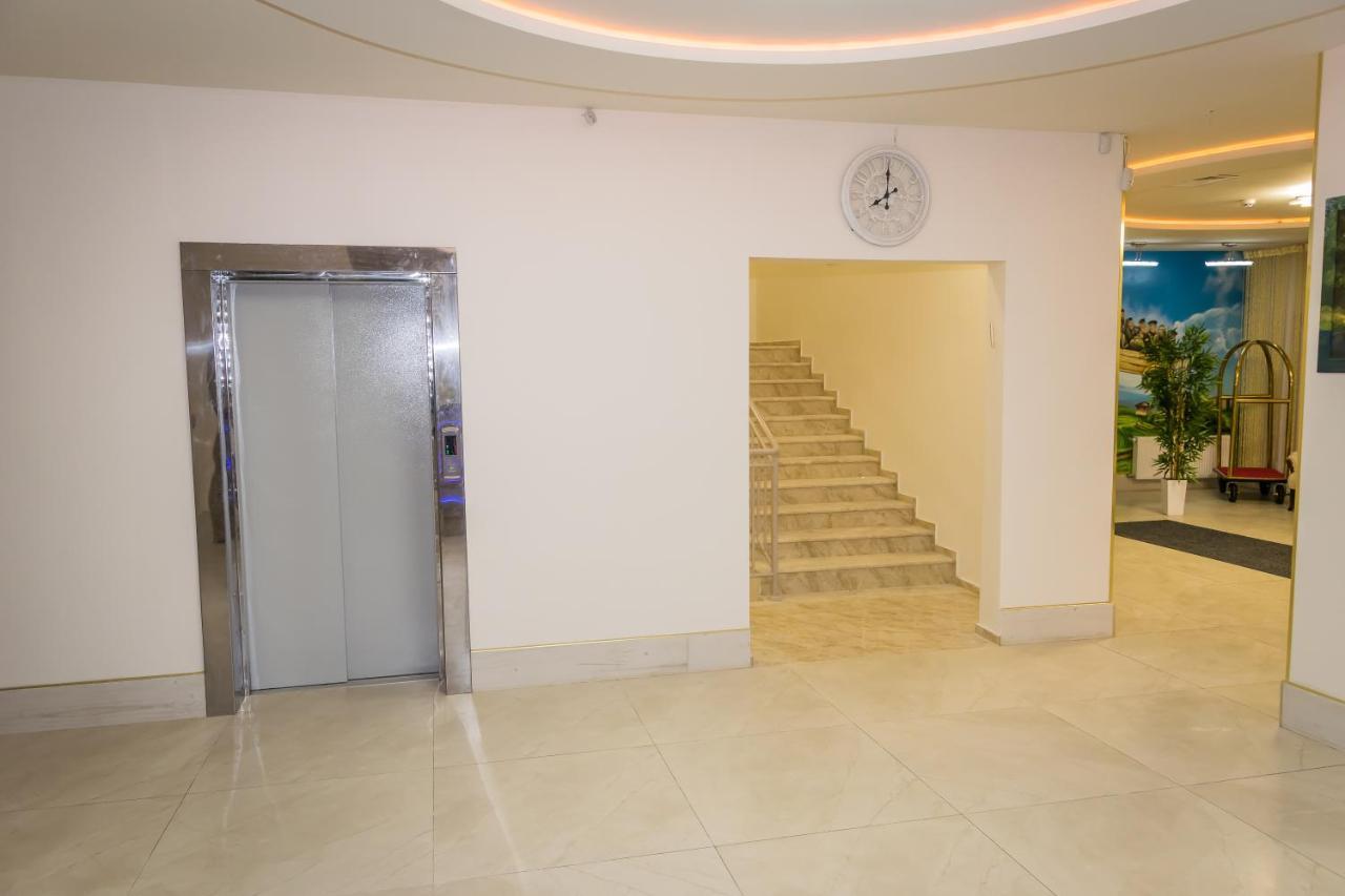 Palace מלון אומן